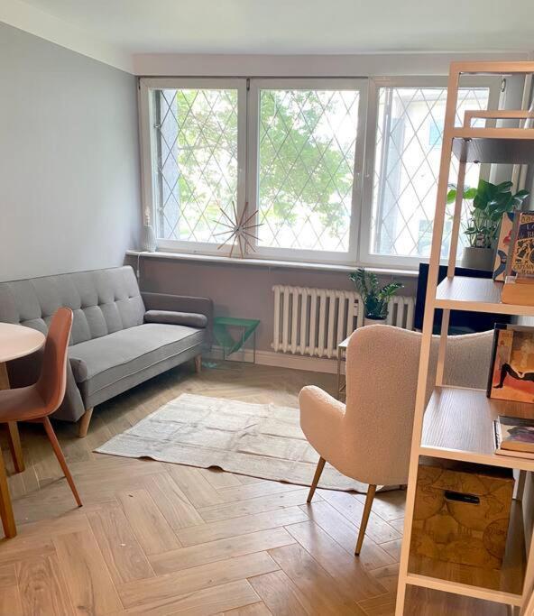 Apartment Close To Metro, 8 Minutes To Centrum And Near Airport Warsaw Exterior photo